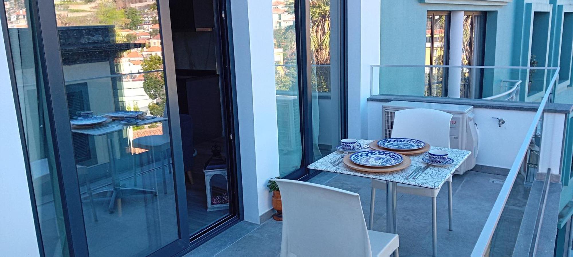 Living Caboqueira Apartment ฟุงชาล ภายนอก รูปภาพ